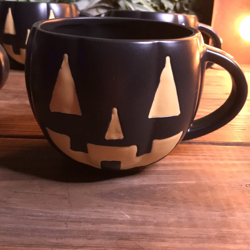 Pottery Barn Black Jack O'Lantern Pumpkin Stoneware Mugs - Set of 4 🎃 - Picture 9 of 16
